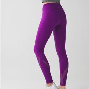 Lululemon Free Flow Tight Size 6